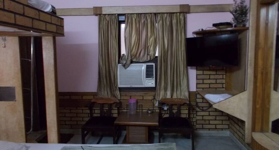 فندق اويو 20000 كوتيدج كراون بلازا, New Delhi 4